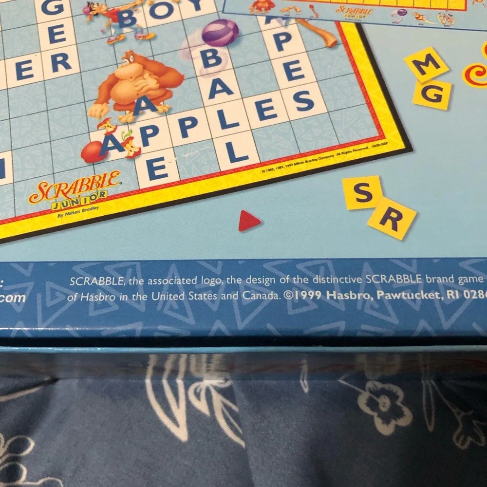 Scrabble Junior First Crossword Game - Milton Bradley 1999‎ Never Used.